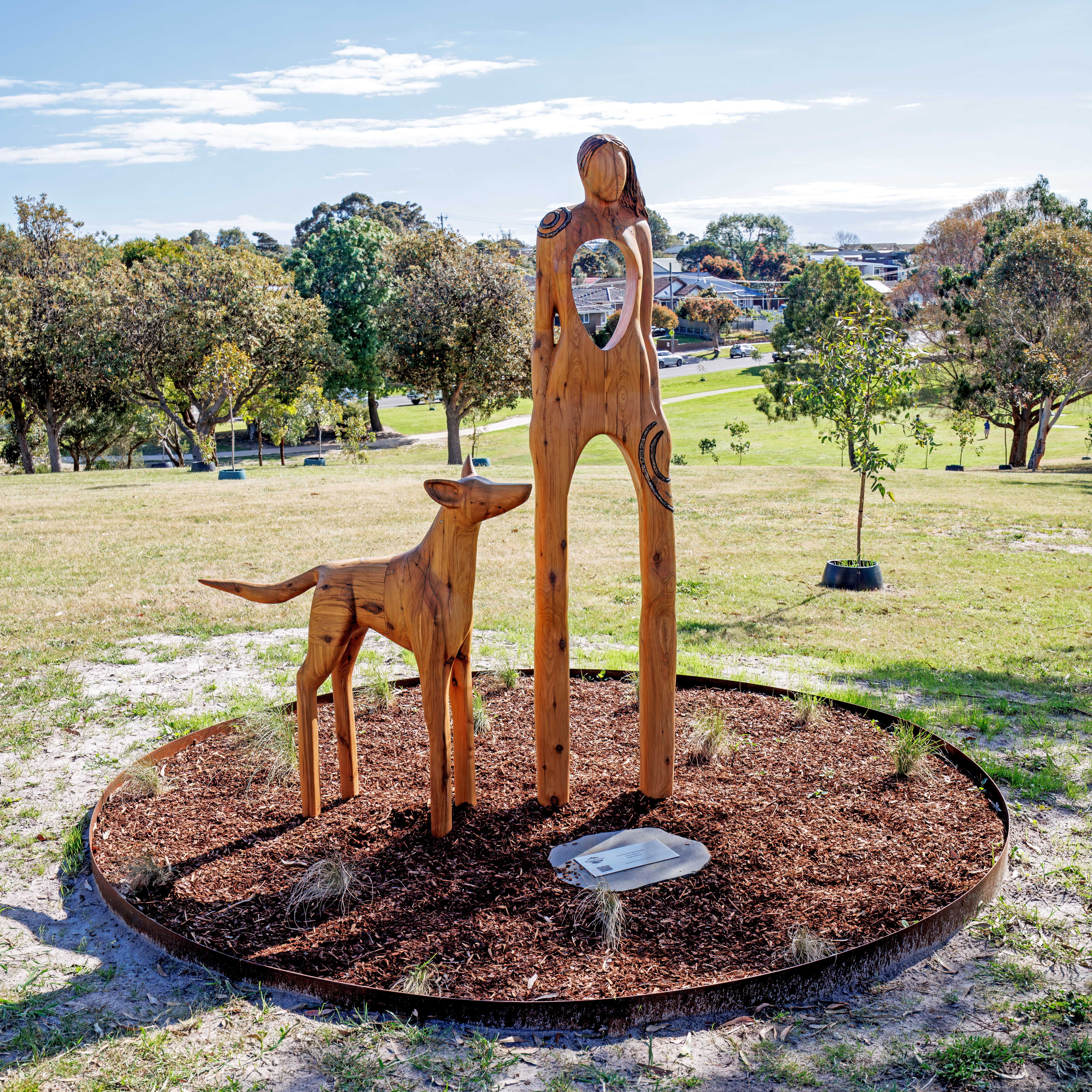 Dingoes_05.jpg